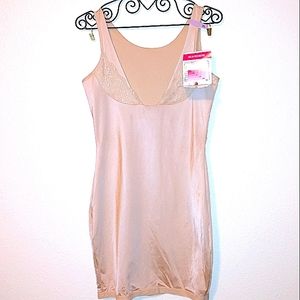 Maidenform Flexees wear-your-own-bra slip